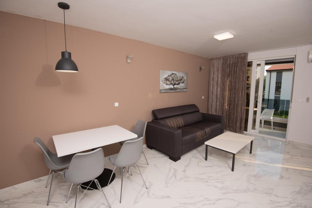 Apartments Adriatic Podstrana Exterior photo